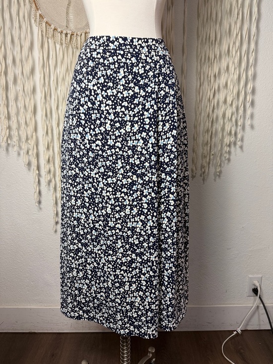 Boden Dresses & Skirts - Boden Black & Blue Floral Midi Skirt with Pockets Size 4R